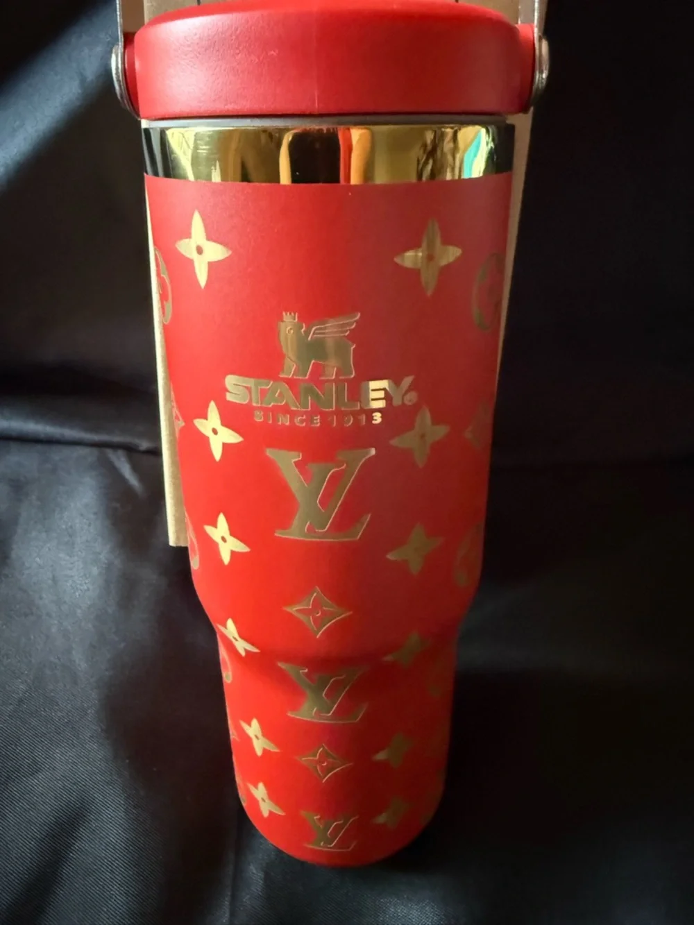 New Stanley 30oz Laser LEngravedV Red & Gold Insulated With Handle and Flip Top - Picture 4 of 7